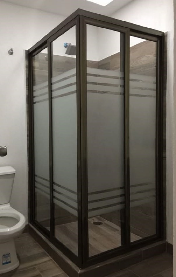 Bilik Mandi Kaca Sliding Frame Aluminium Sandblast Garis